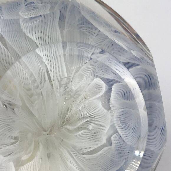 Perthshire 1998E Yellow Rose Bouquet Lampwork Flower Faceted Garland Paperweight - Picture 7 of 12